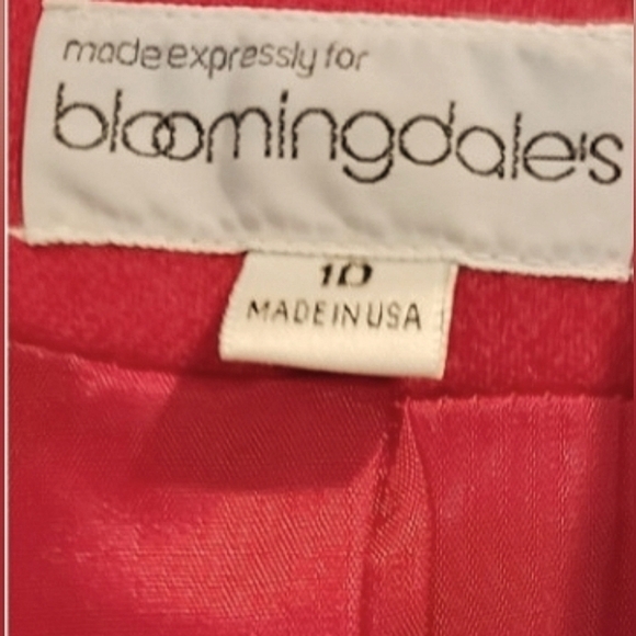 BLOOMINGDALES, 100% WOOL RED BLAZER, EXCELLENT CONDITION, SIZE 10. - Picture 6 of 6